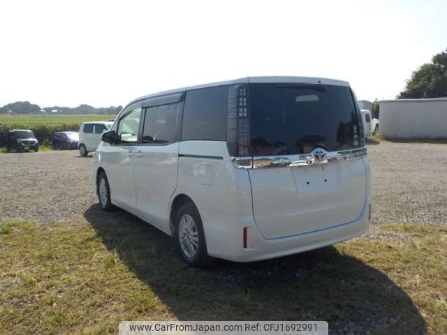 toyota voxy 2014 CFJ1692991 image 2