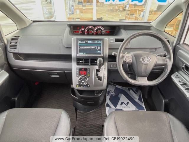 toyota voxy 2013 -TOYOTA--Voxy DBA-ZRR70W--ZRR70-0588929---TOYOTA--Voxy DBA-ZRR70W--ZRR70-0588929- image 2