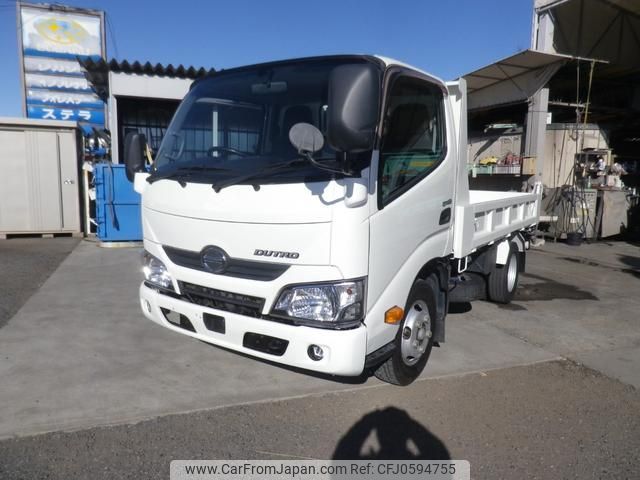 hino dutro 2017 GOO_NET_EXCHANGE_0502426A30241224W001 image 1