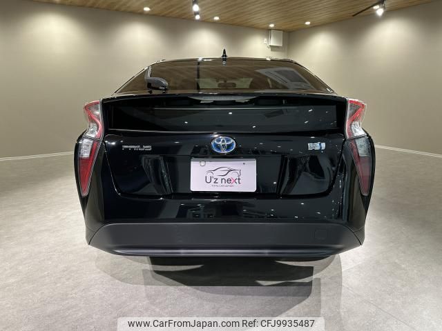 toyota prius 2018 quick_quick_ZVW50_ZVW50-6123905 image 2