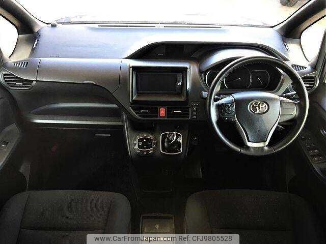 toyota voxy 2014 504928-920905 image 1