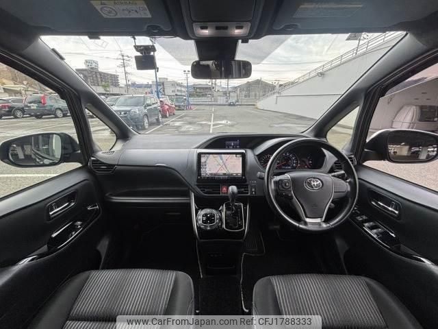 toyota voxy 2018 CFJ1788333 image 2