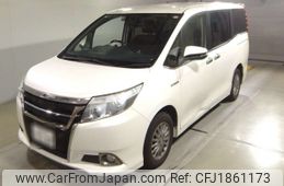 toyota esquire 2015 CFJ1861173