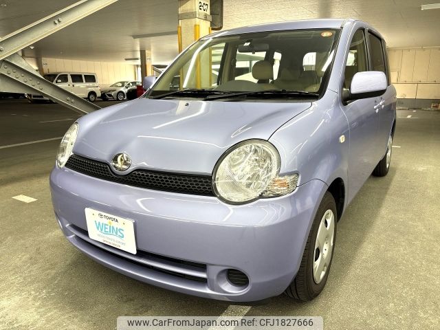 toyota sienta 2004 CFJ1827666 image 1