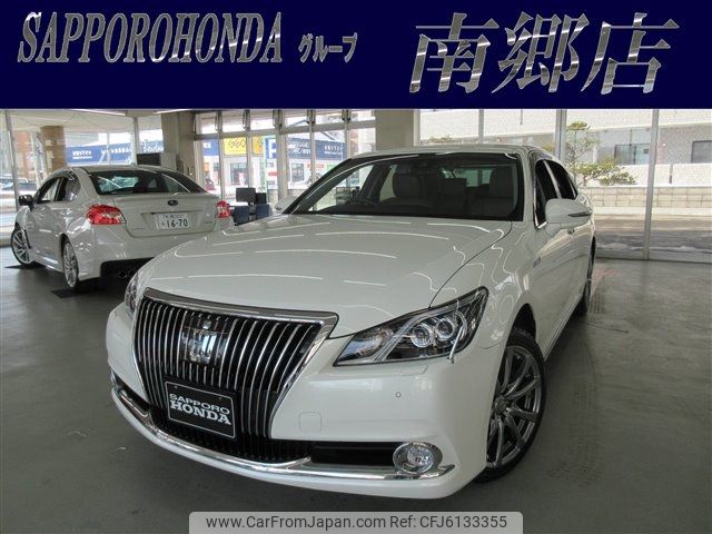Toyota crown majesta 2018