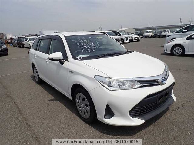 toyota corolla-fielder 2018 23519 image 1
