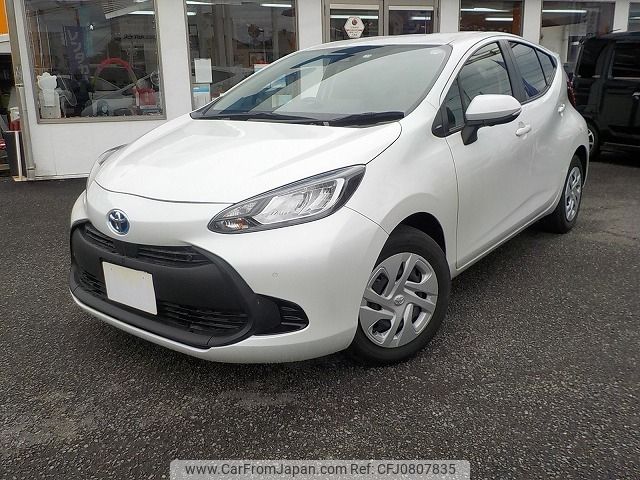 toyota aqua 2022 -TOYOTA--AQUA 6AA-MXPK11--MXPK11-2099779---TOYOTA--AQUA 6AA-MXPK11--MXPK11-2099779- image 1