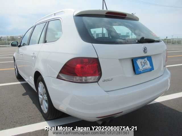 volkswagen golf-variant 2012 3282185-Y2025060075A-21 image 2