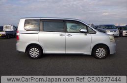 toyota noah 2008 NIKYO_JQ75175