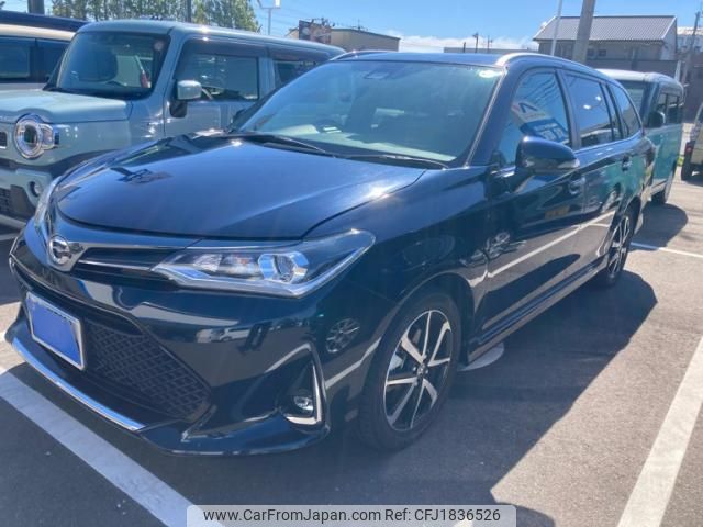 toyota corolla-fielder 2017 CFJ1836526 image 2