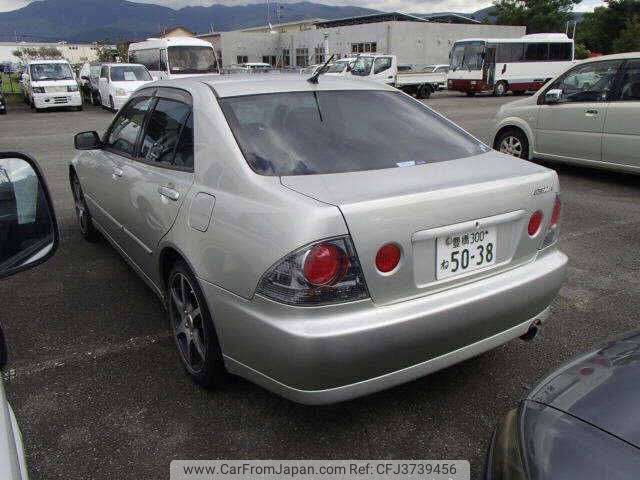 Toyota altezza 2005