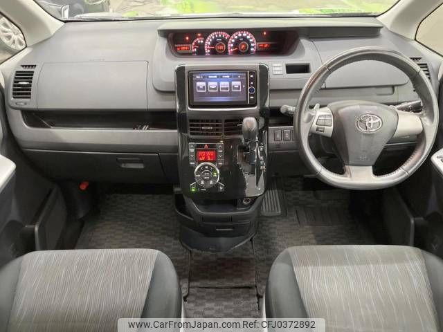 toyota voxy 2010 -TOYOTA--Voxy DBA-ZRR70W--ZRR70-0329560---TOYOTA--Voxy DBA-ZRR70W--ZRR70-0329560- image 2