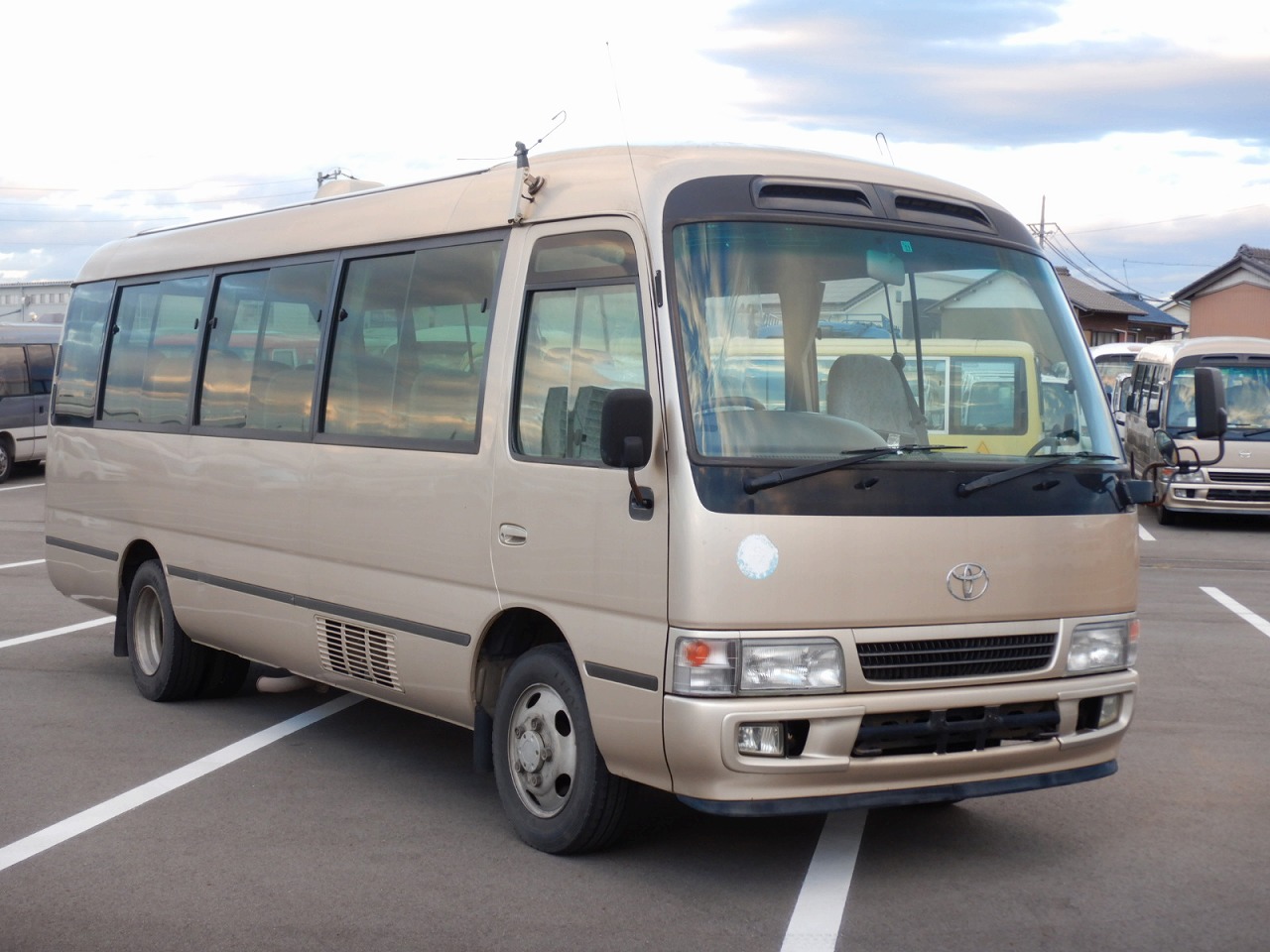 car_720481ca-a5b2-4d79-a058-