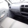 mitsubishi delica-truck 2005 504928-250130115544 image 13