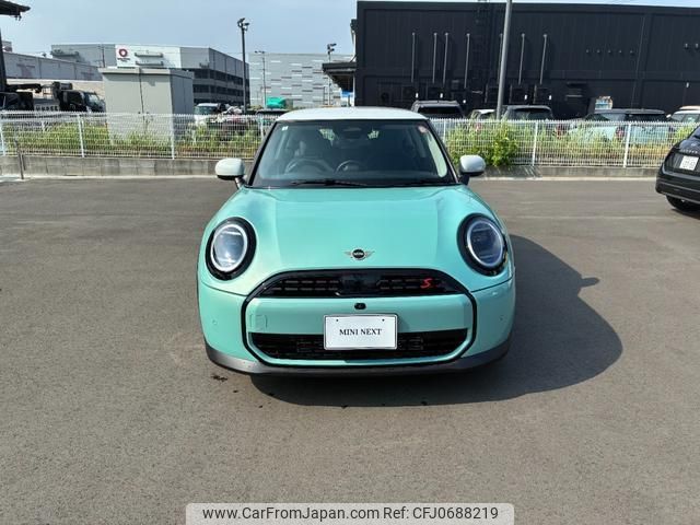 mini mini-others 2024 CFJ0688219 image 2
