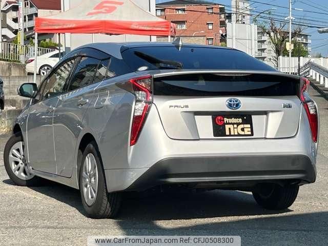 toyota prius 2018 quick_quick_DAA-ZVW50_ZVW50-6135595 image 2