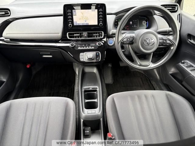 toyota aqua 2022 CFJ1773496 image 2