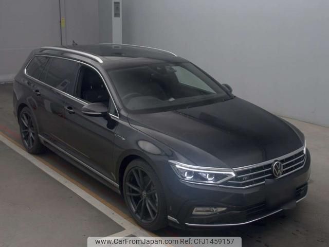 volkswagen passat-variant 2022 quick_quick_3DA-3CDFH_WVWZZZ3CZME092088 image 1
