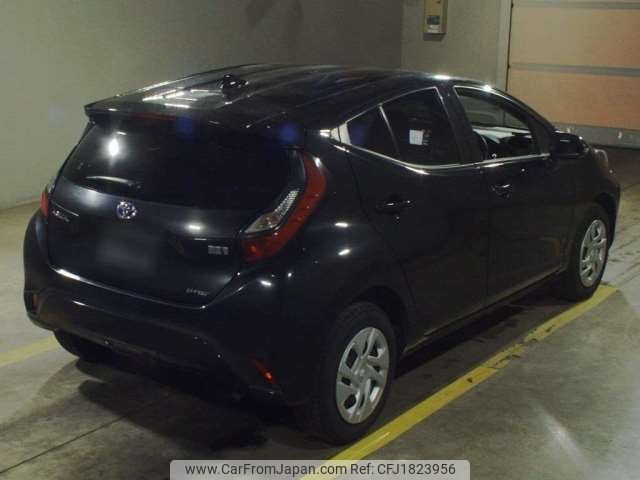 toyota aqua 2021 CFJ1823956 image 2
