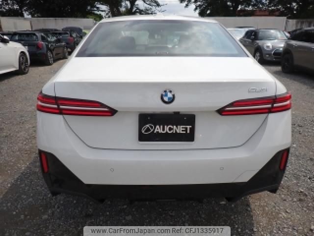 bmw 5-series 2024 quick_quick_3AA-12FJ20_WBA12FJ030CR92999 image 2