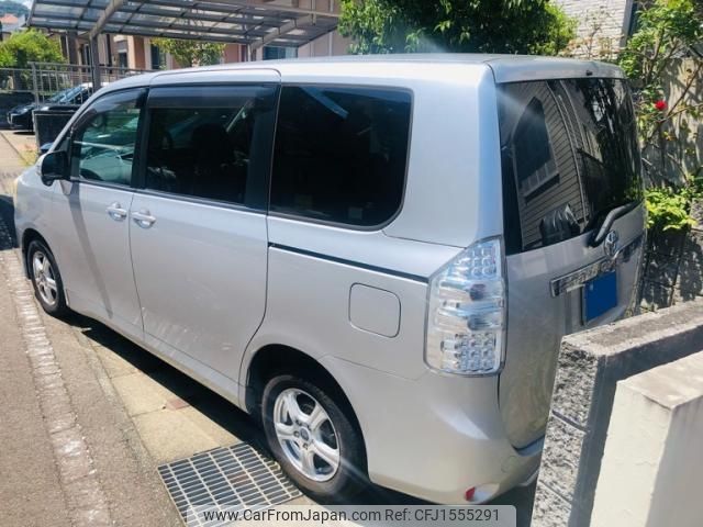 toyota noah 2010 CFJ1555291 image 2