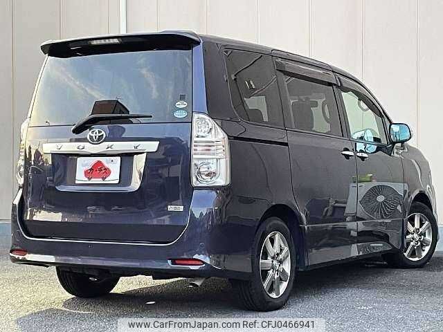 toyota voxy 2010 504928-926066 image 2