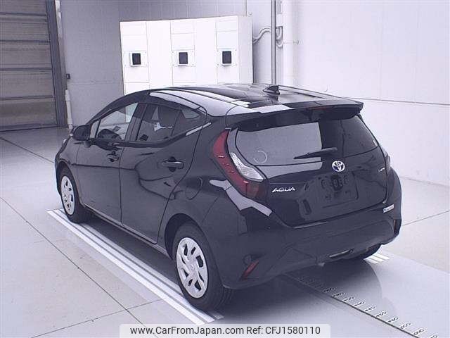 toyota aqua 2024 CFJ1580110 image 2