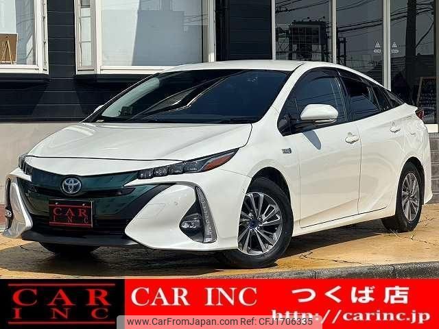 toyota prius-phv 2017 CFJ1706335 image 1