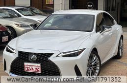 lexus is 2022 CFJ1791352