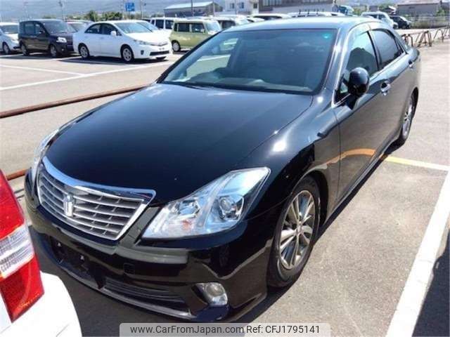 toyota crown 2011 CFJ1795141 image 1