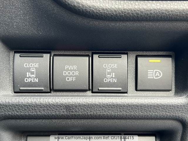 toyota sienta 2023 CFJ1844415 image 2