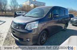 toyota noah 2013 -TOYOTA--Noah DBA-ZRR70G--ZRR70-0527636---TOYOTA--Noah DBA-ZRR70G--ZRR70-0527636-