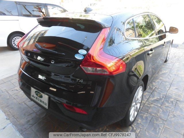 volvo v40 2015 -VOLVO--Volvo V40 MB4164T--F2245427---VOLVO--Volvo V40 MB4164T--F2245427- image 2