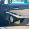lexus is 2017 CFJ1855944 image 15