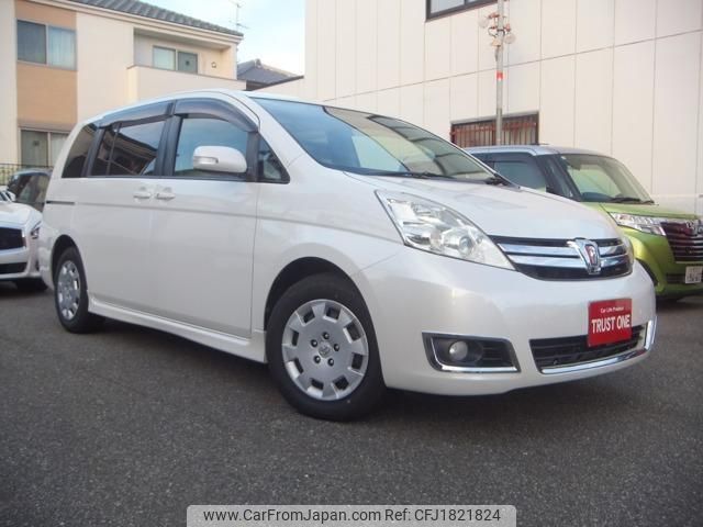 toyota isis 2012 CFJ1821824 image 1