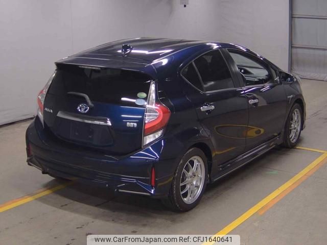 toyota aqua 2018 CFJ1640641 image 2