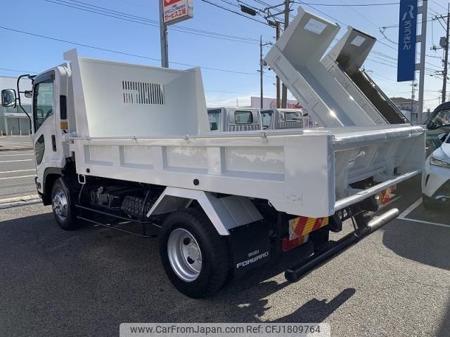 isuzu forward 2015 CFJ1809764 image 2