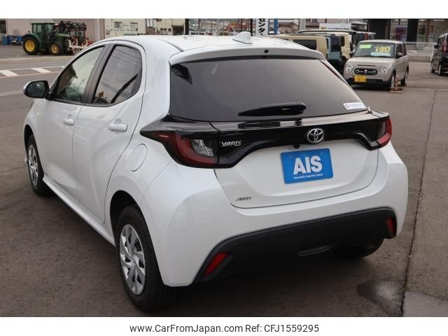 toyota yaris 2023 CFJ1559295 image 2