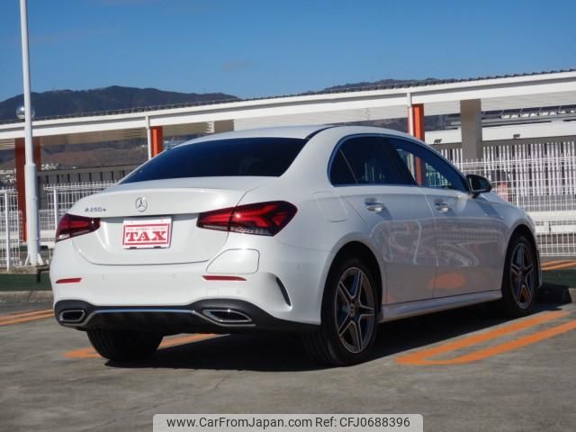 mercedes-benz a-class 2022 quick_quick_5LA-177186_W1K1771862J384503 image 2