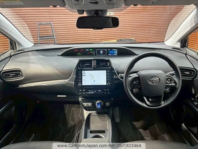 toyota prius 2022 CFJ1823464 image 2