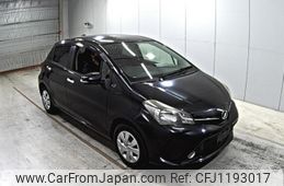toyota vitz 2015 -TOYOTA--Vitz KSP130-2144794---TOYOTA--Vitz KSP130-2144794-