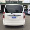 toyota noah 2009 769235-190718153418 image 7