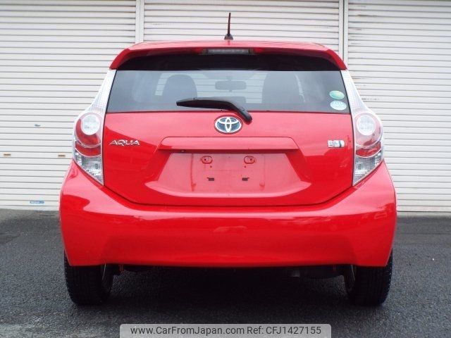 toyota aqua 2012 CFJ1427155 image 2