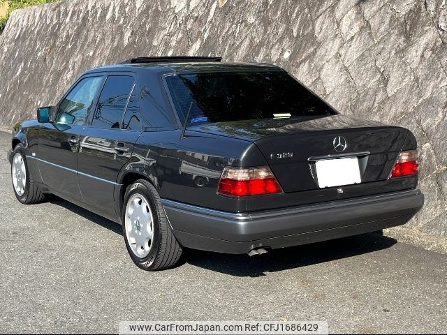 mercedes-benz e-class 1993 CFJ1686429 image 2
