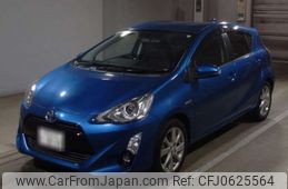 toyota aqua 2015 -TOYOTA 【豊田 530ﾑ 831】--AQUA DAA-NHP10--NHP10-6422462---TOYOTA 【豊田 530ﾑ 831】--AQUA DAA-NHP10--NHP10-6422462-