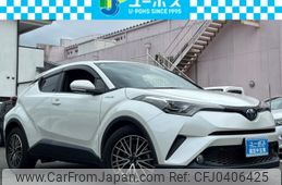 toyota c-hr 2018 CARSENSOR_JP_AU6030956145