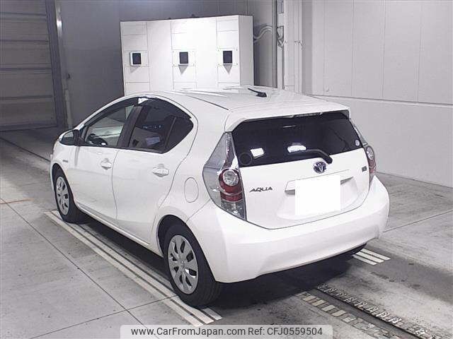 toyota aqua 2013 -TOYOTA 【大阪 504ﾂ611】--AQUA NHP10-6148803---TOYOTA 【大阪 504ﾂ611】--AQUA NHP10-6148803- image 2