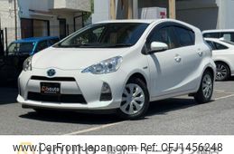 toyota aqua 2012 CFJ1456248