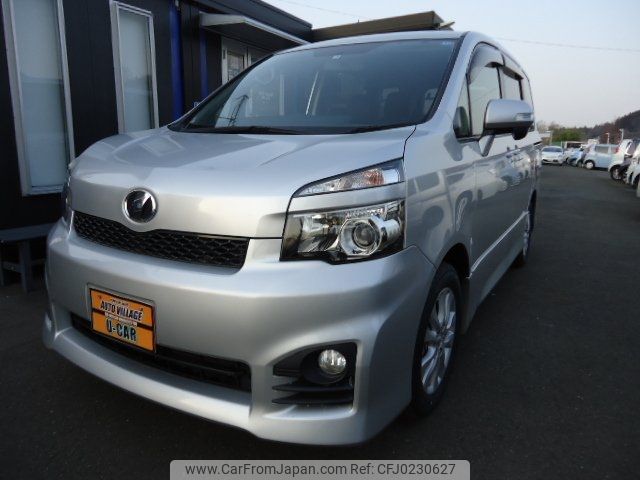 toyota voxy 2013 -TOYOTA--Voxy ZRR70W--0522636---TOYOTA--Voxy ZRR70W--0522636- image 1