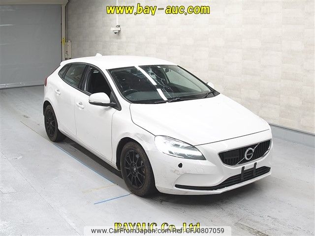 volvo v40 2018 -VOLVO--Volvo V40 MB4154T-YV1MV2820J2492921---VOLVO--Volvo V40 MB4154T-YV1MV2820J2492921- image 1